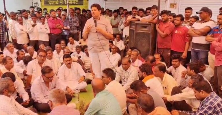 विधायक विनोद अग्रवाल ने किसान आंदोलन में सुनी समस्या, बिजली विभाग को दिया 24 घंटे का अल्टीमेटम