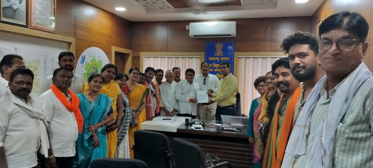 भारतीय जनता पार्टी तुमसर शहराच्या वतीने नगरपरिषद च्या विविध प्रकारच्या समस्या बद्दल मुख्याधिकारी यांची भेट घेऊन खालील प्रमुख मुद्द्यावर  