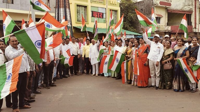 भारतीय जनता पार्टी,राष्ट्रवादी काँग्रेस(अजित पवार गट)शिवसेना(शिंदे गट) तुमसर यांच्या वतीने तिरंगा यात्रेचे आयोजन