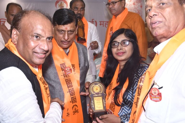 अखिल भारतीय जायसवाल‌ (सर्व) महासभा की उच्चाधिकार समिति की बैठक में देश के अलग-अलग आए राज्यों से पदाधिकारियों ने अपने -अपने सुझाव रखे