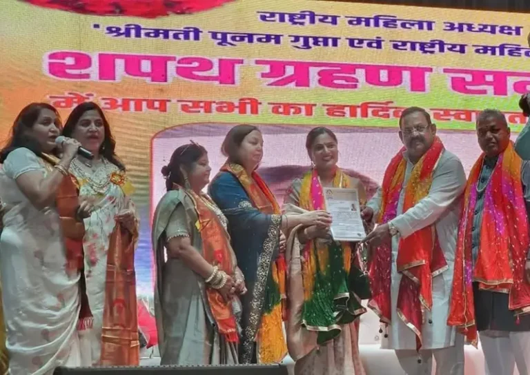 अखिल भारतीय जायसवाल सर्ववर्गीय महासभा के राष्ट्रीय अध्यक्ष मदन लाल जायसवाल की अध्यक्षता में हुआ शपथ ग्रहण समारोह