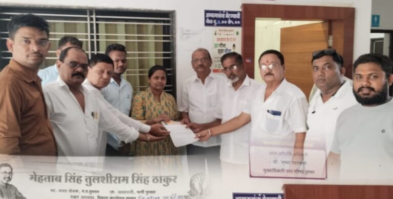 विनोबा नगर कोर्टाजवळील सिमेंट रस्त्यावर भेगा; राष्ट्रवादी काँग्रेस शरदचंद्र पवार पक्ष यांचा ठिय्या आंदोलनाचा इशारा!