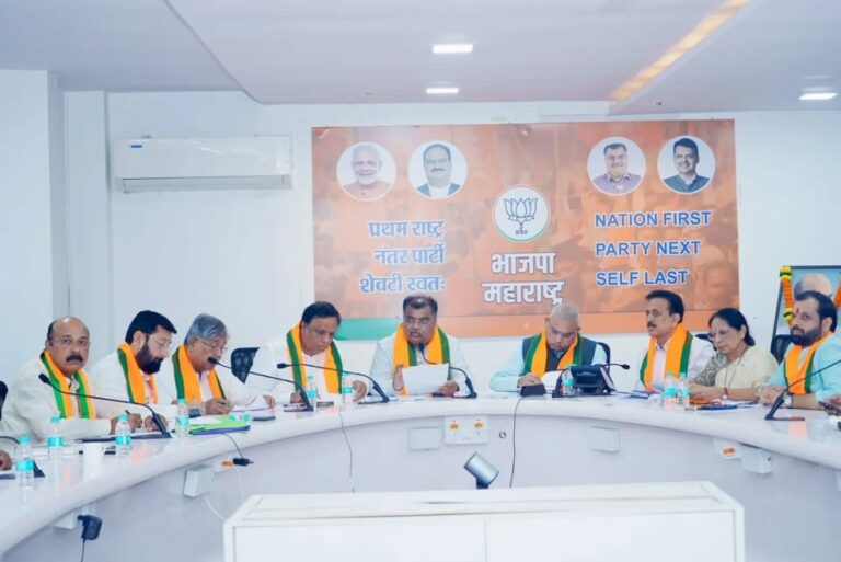 मुंबई येथे भाजपा राष्ट्रीय सहसंघटन मंत्री शिवप्रकाश आणि महाराष्ट्र प्रदेश अध्यक्ष रविंद्र चव्हाण आणि उच्च व तंत्र शिक्षण मंत्री चंद्रकांत पाटील यांच्या प्रमुख उपस्थितीत प्रदेश कोअर कमिटीची बैठक संपन्न