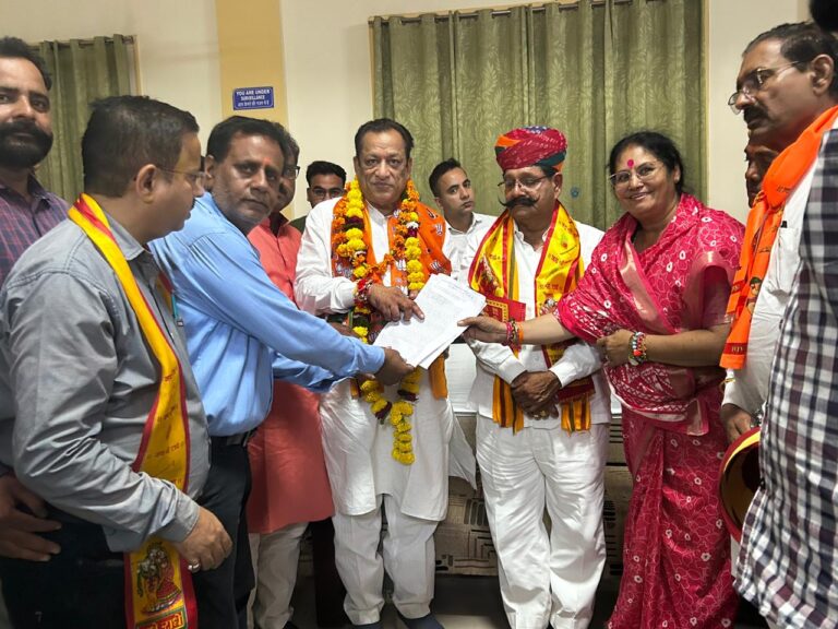 देशनोक मंदिर भूमि विवाद : संघर्ष समिति ने केबिनेट मंत्री को सौंपा ज्ञापन