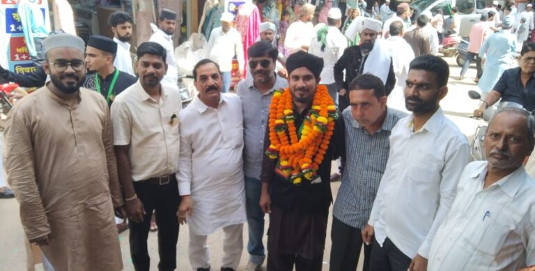 ईद-ए-मिलाद के मुबारक मौके पर शहर कॉग्रेस कार्यकर्ताओं ने मुस्लिम समाज बंधुओं को दी मुबारकबाद “शहर कॉग्रेस अध्यक्ष अशोक चौधरी सहित कॉग्रेस कार्यकर्ताओं ने किया सदर एवं समाजबंधुओं का इस्तकबाल”