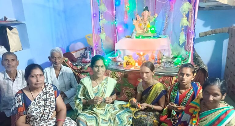 अबोध भजन मंडळाचा गणपती उत्सवात भजन गायनाचा कार्यक्रम संपन्न