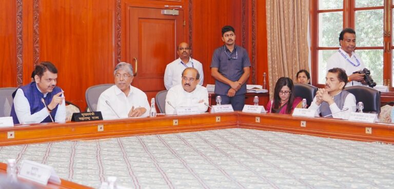 शिष्यवृत्ती वितरण ‘ऑटो सिस्टम’वर होण्यासाठी प्रारूप तयार करावे मुख्यमंत्र्यांचे निर्देश