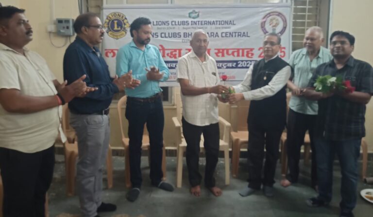 Hunger Eradication(अन्न दान) program taken by Lions Club Bhandara Central @ Govt. Blind School Bhandara under Lions Yoddha Service Week