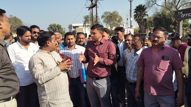 भंडाऱ्याच्या विकासाला चालना : मुजबी–जुना कारधा NH-6 चौपदरीकरण कामाची आमदार डॉ. परिणय फुके यांची पाहणी