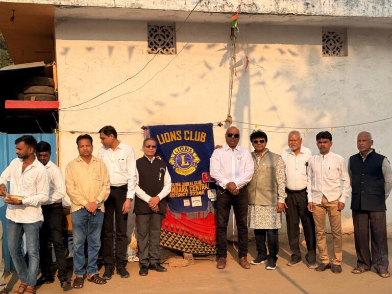लायन्स क्लब भंडारा सेंट्रल चे वतीने ध्वजारोहण कार्यक्रम संपन्न: पंकज राजाभोज (अध्यक्ष)
